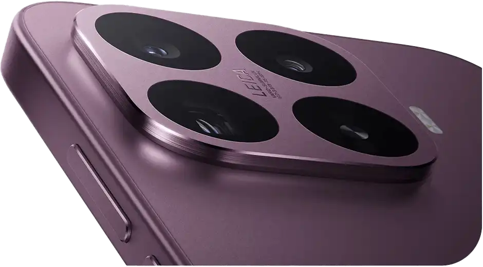 Xiaomi 17T mályvaszín kameramoduljának közeli, ívelt nézete