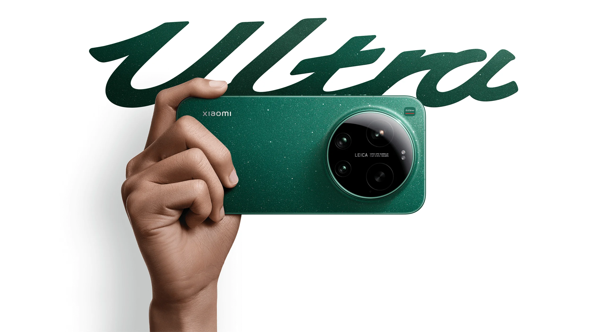 Xiaomi 17 Ultra csillagfényzöld színben, Leica kamerarendszerrel
